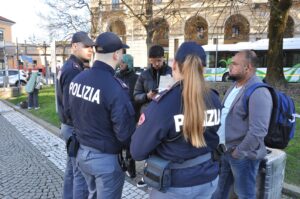 polizia controlli novara